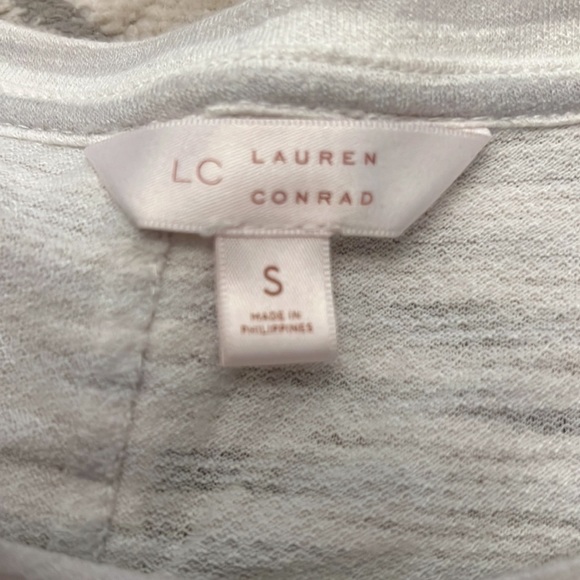 LC Lauren Conrad Gray & White Striped Eyelet Tshirt/Blouse Women Size Sm… - Picture 2 of 6